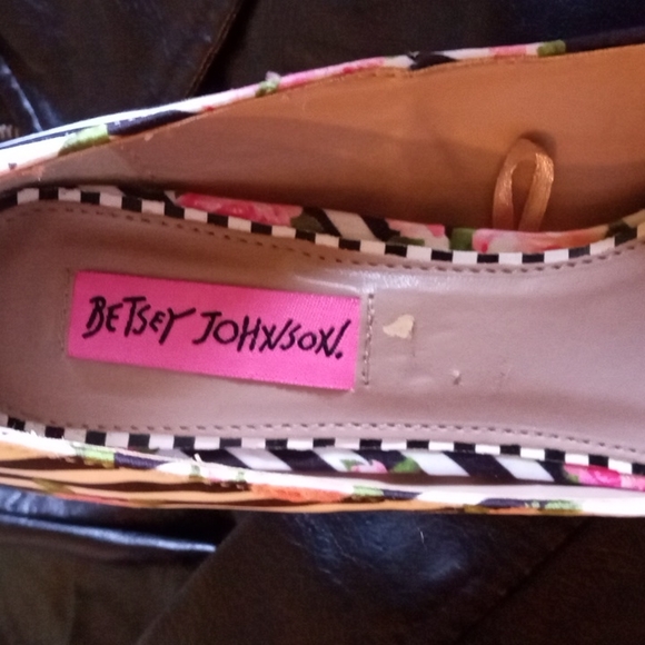 Betsy Johnson fun print pumps - Picture 5 of 5